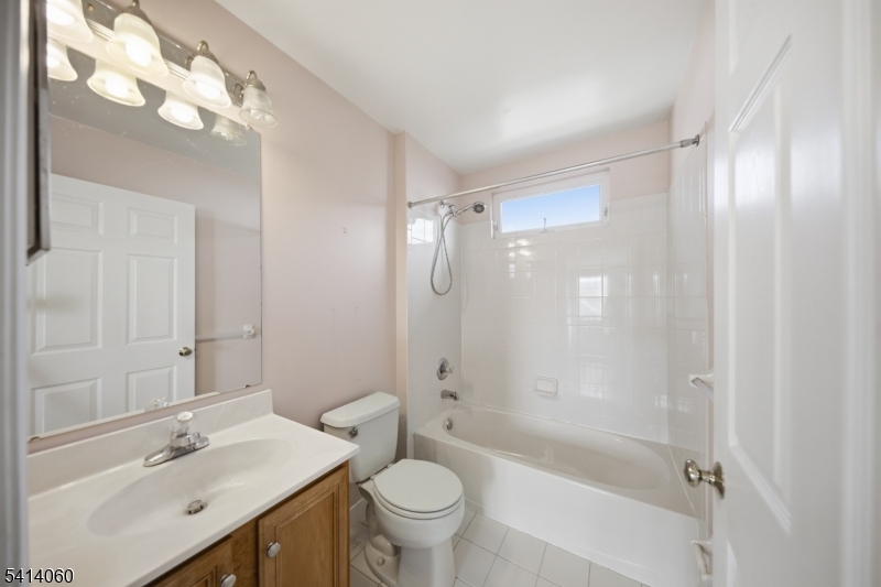 Greenwich Chase - Residential