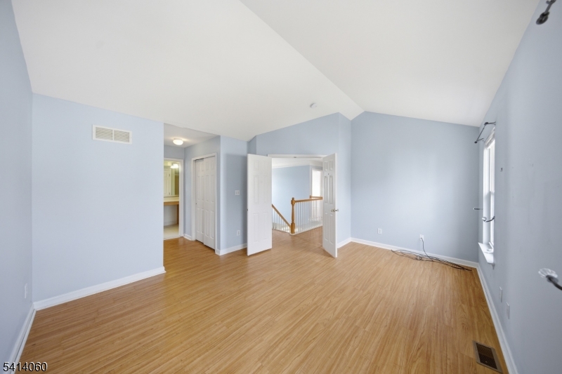 Greenwich Chase - Residential