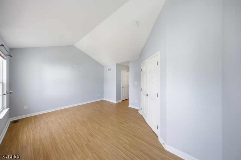 Greenwich Chase - Residential