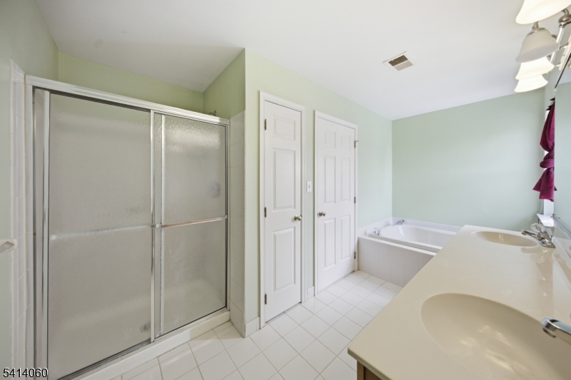 Greenwich Chase - Residential