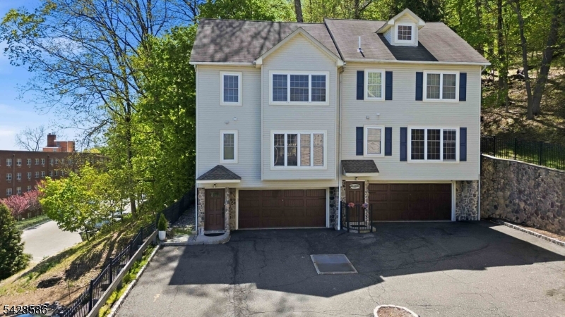 Mt. Kemble Mews - Residential