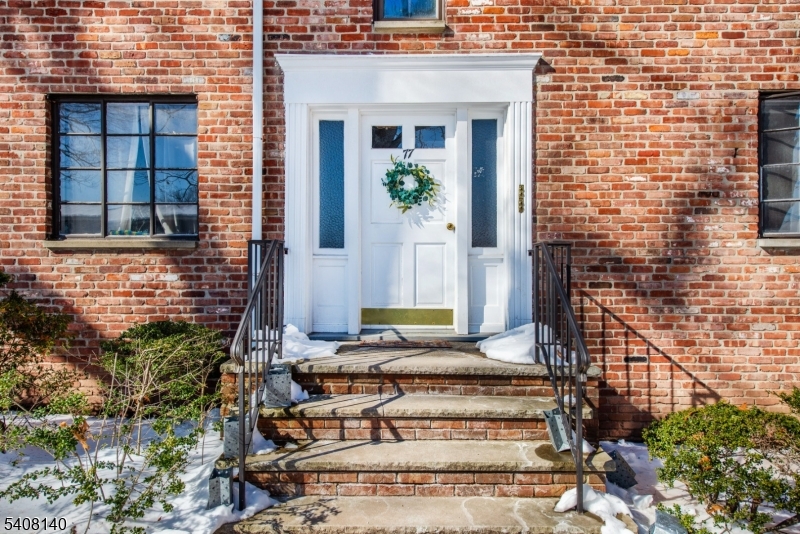 Troy HIlls of Springfield - Residential