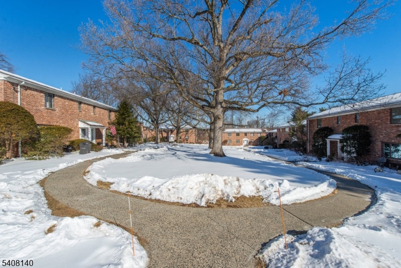 Troy HIlls of Springfield - Residential