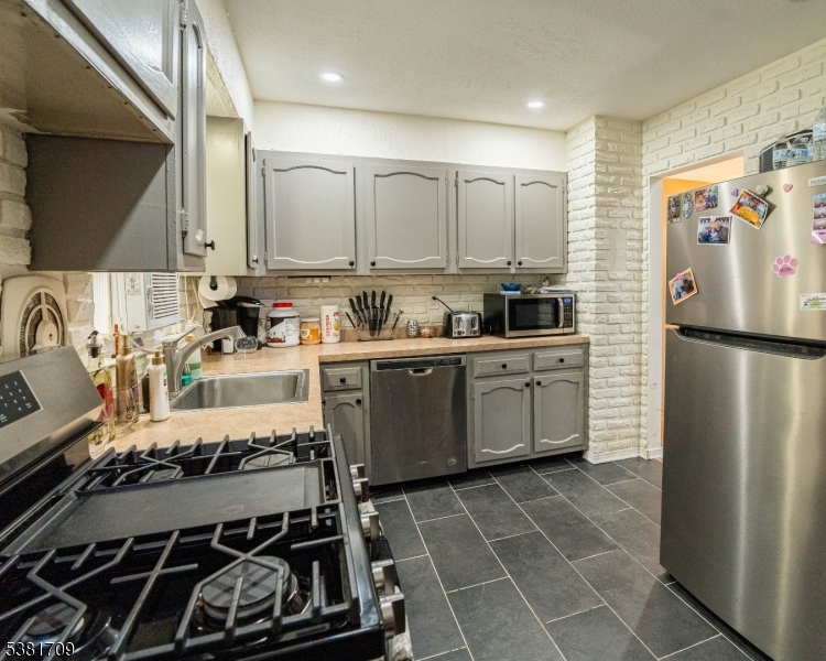 Kenwood Village - Residential