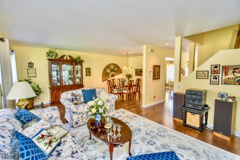 SEASONS GLEN - Residential