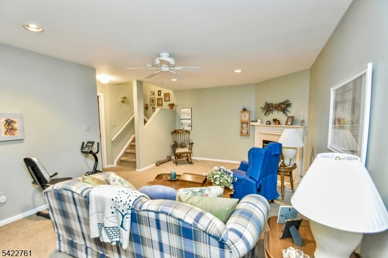 SEASONS GLEN - Residential