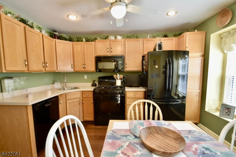 SEASONS GLEN - Residential