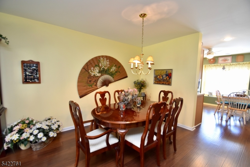 SEASONS GLEN - Residential