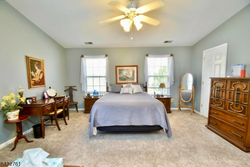 SEASONS GLEN - Residential