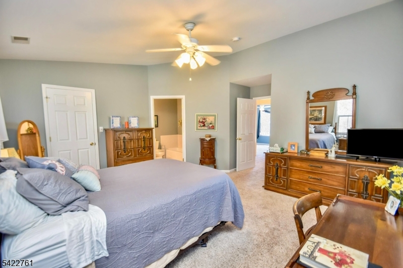 SEASONS GLEN - Residential