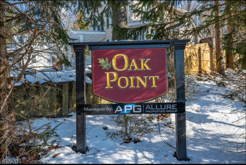 Oak Point - Residential