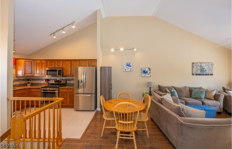 Oak Point - Residential