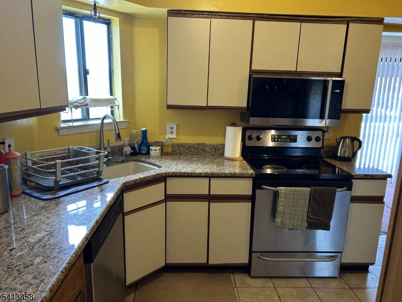 BROOKVIEW CONDO'S - Residential