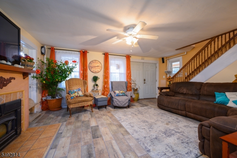 Hill Section - Residential Lease