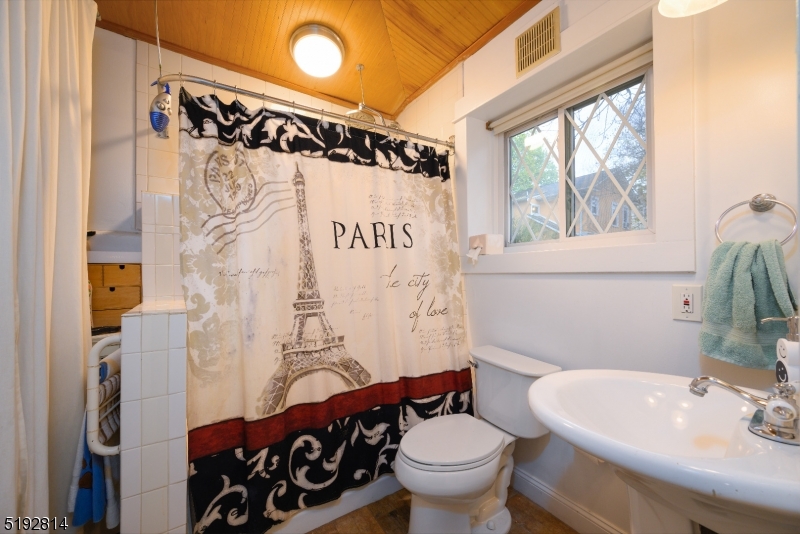 Hill Section - Residential Lease