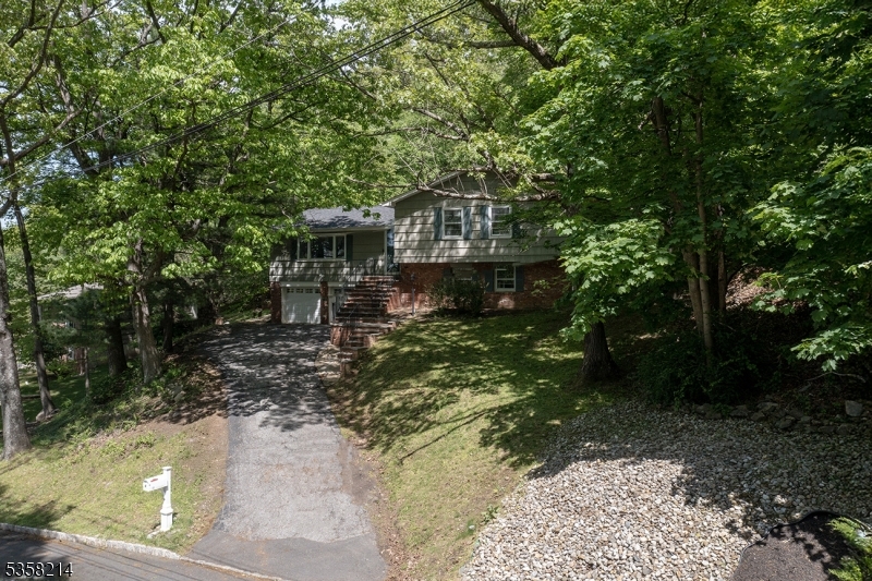 69 Warren Rd