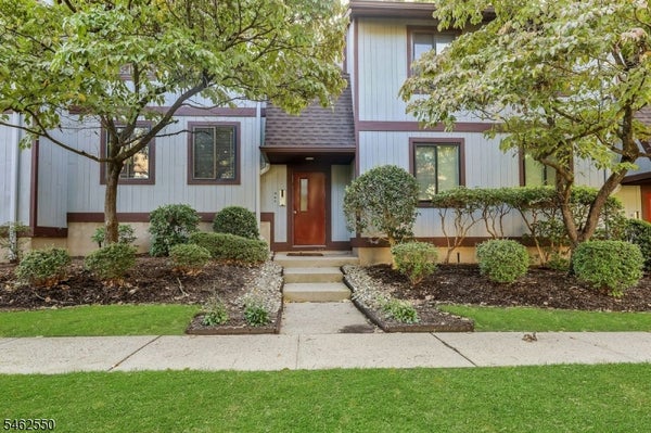 50 ROCK RD APT B10, HAWTHORNE, NJ 07506 - Image 8cd3b2d3c77fd4a04ef71e0ab4ce2230/2935164587