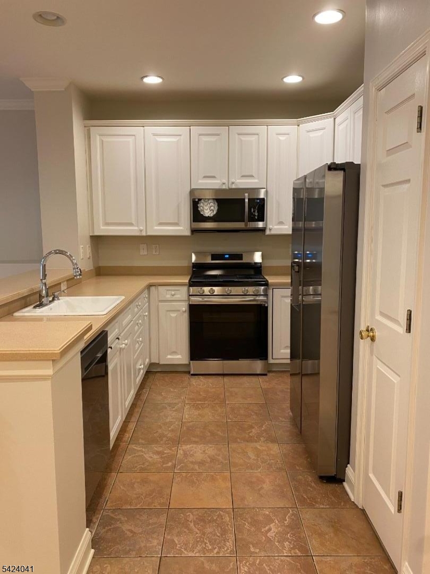 Riverwalk - Residential Lease