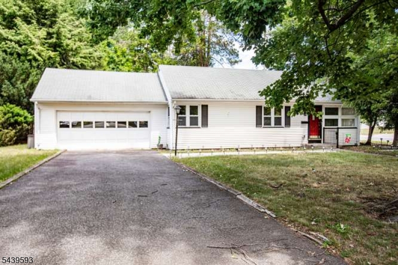 4 Beverly Rd - Photo 2