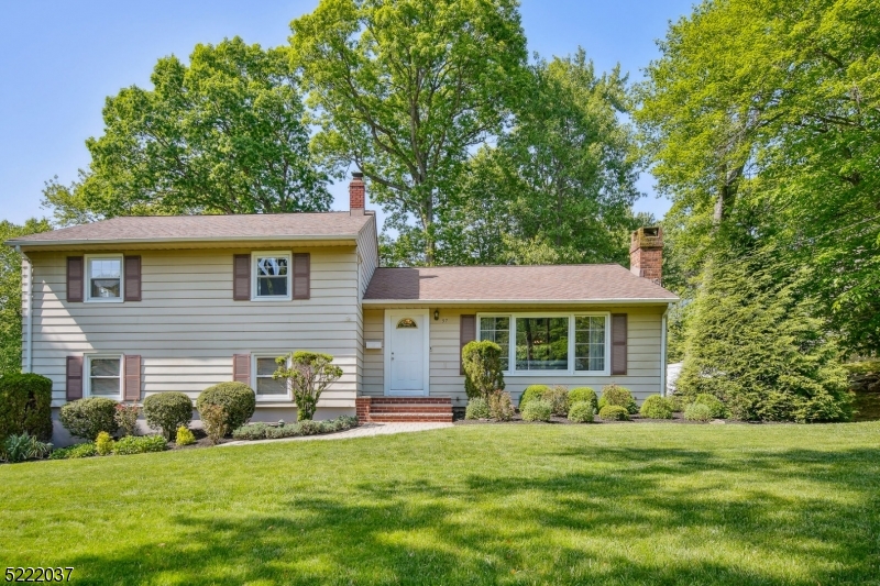 BROADLAWN - Residential