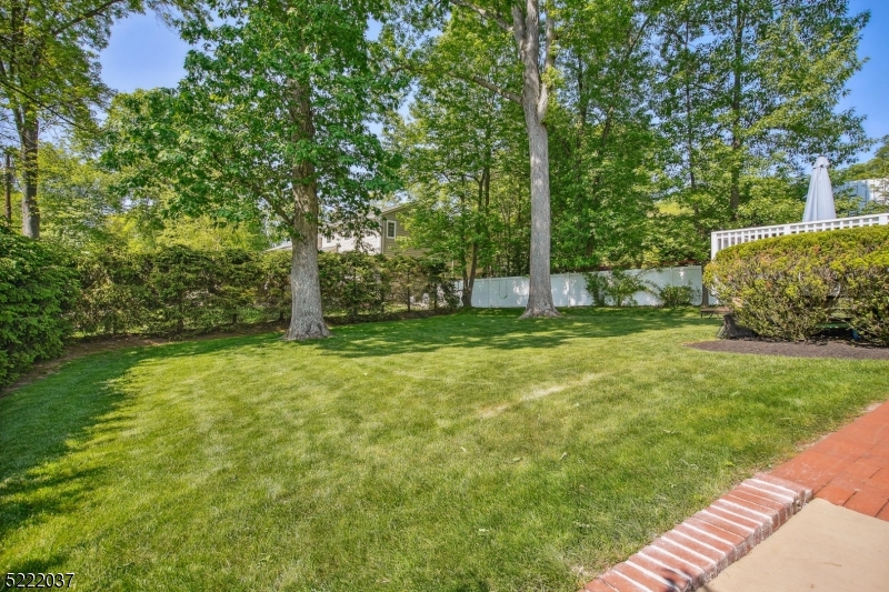 BROADLAWN - Residential