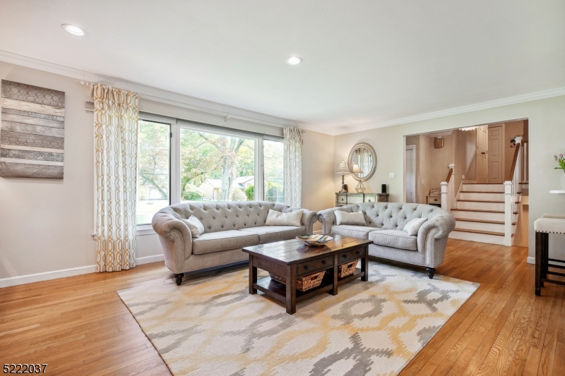 BROADLAWN - Residential