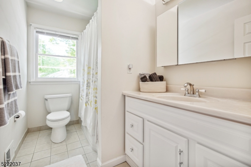 BROADLAWN - Residential