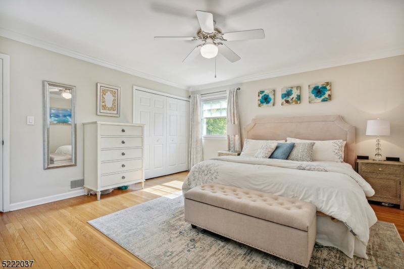 BROADLAWN - Residential