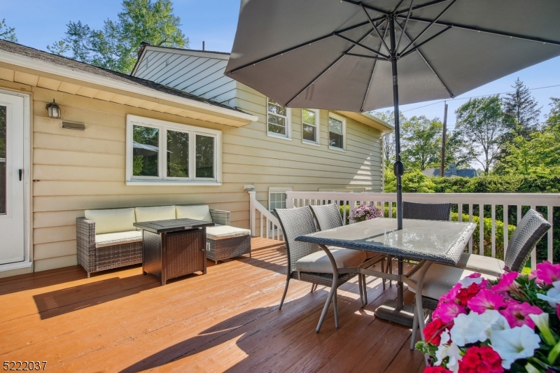 BROADLAWN - Residential