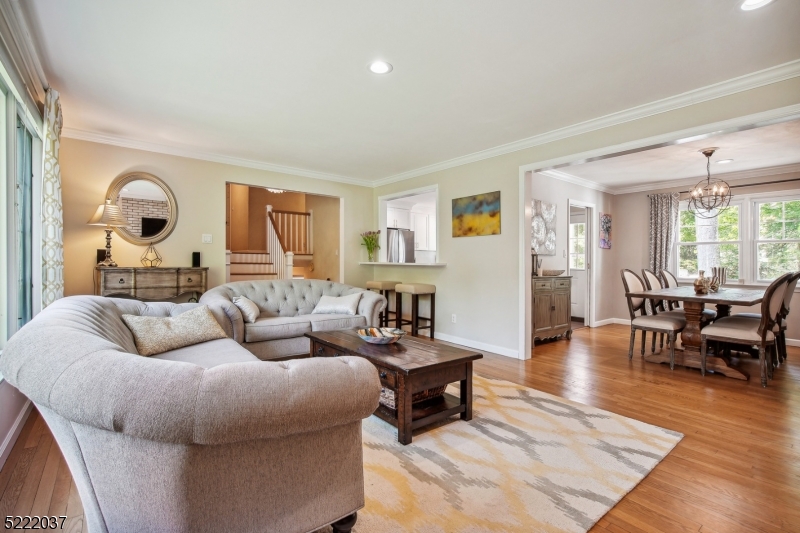 BROADLAWN - Residential