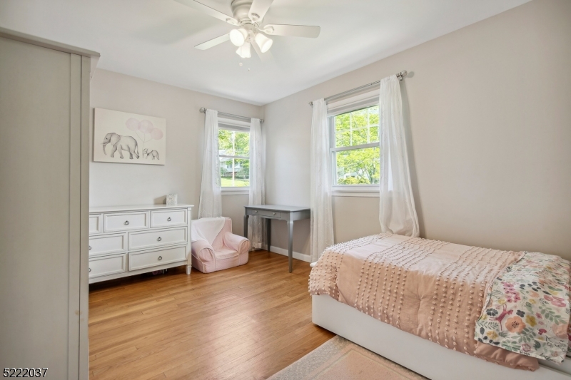 BROADLAWN - Residential