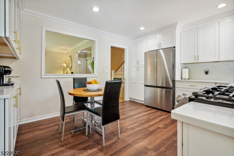 BROADLAWN - Residential