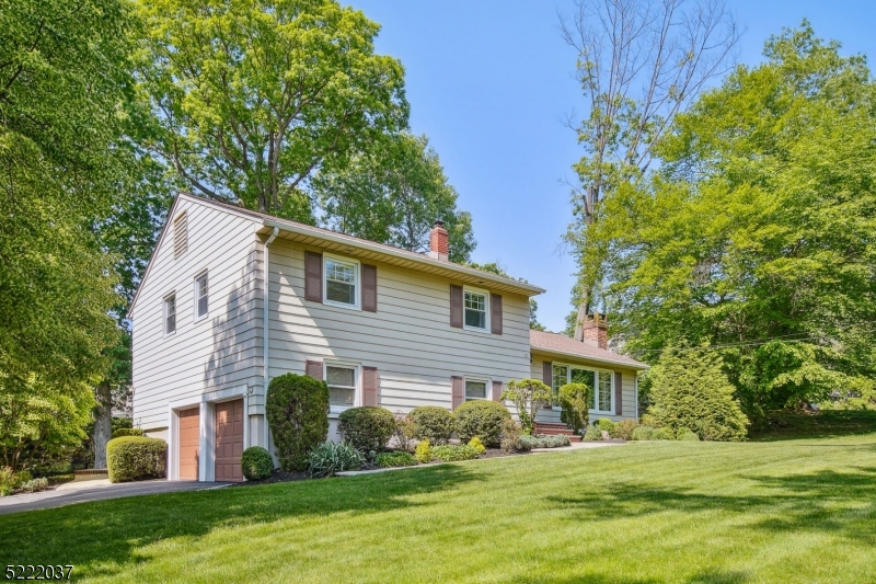 BROADLAWN - Residential