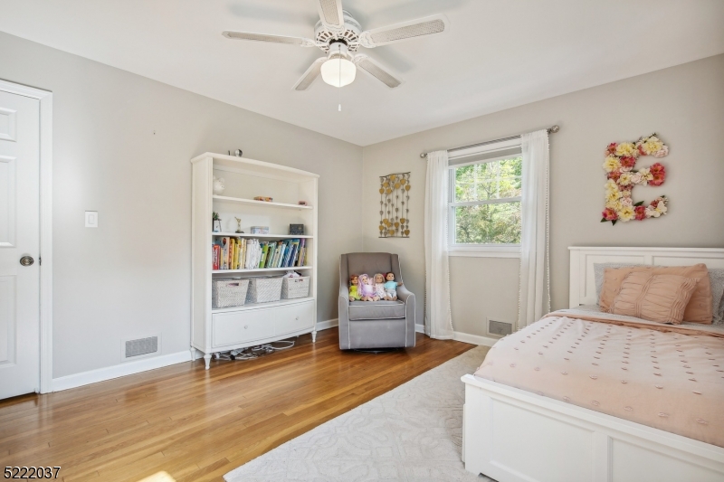 BROADLAWN - Residential