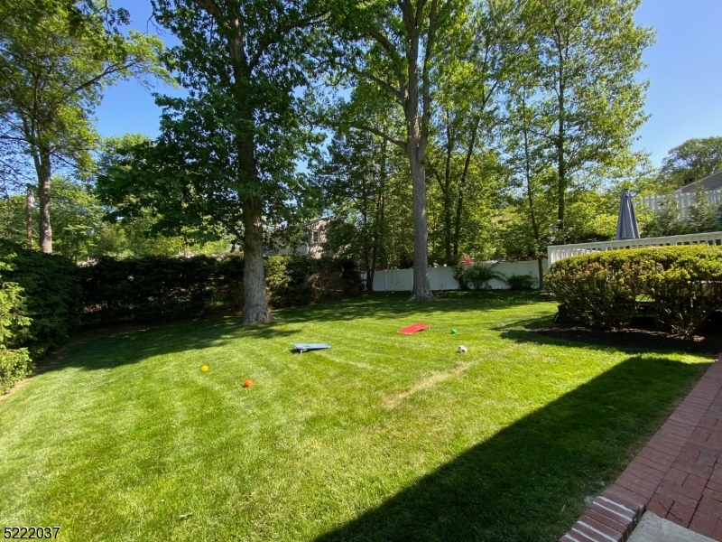 BROADLAWN - Residential