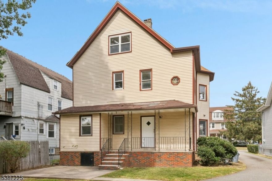 This spacious Bloomfield 2-family home is the perfect opportunity for investors or owner occupants. 1st floor unit features 3 BRs, LR/DR, EIK, Full Bath, hardwood floors and appliances. Unit 2, on 2nd & 3rd floors, features 4 BRs, LR/DR, EIK, 2 full baths, family room, hardwood floors & appliances. Storage & laundry hook-ups for both units in basement. Parking for 6+ cars & nice backyard. Utilities are all separate. Floors & kitchens were renovated in 2017.