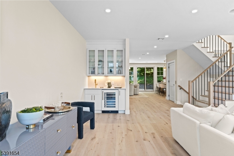 Lexington on Broadway - Residential