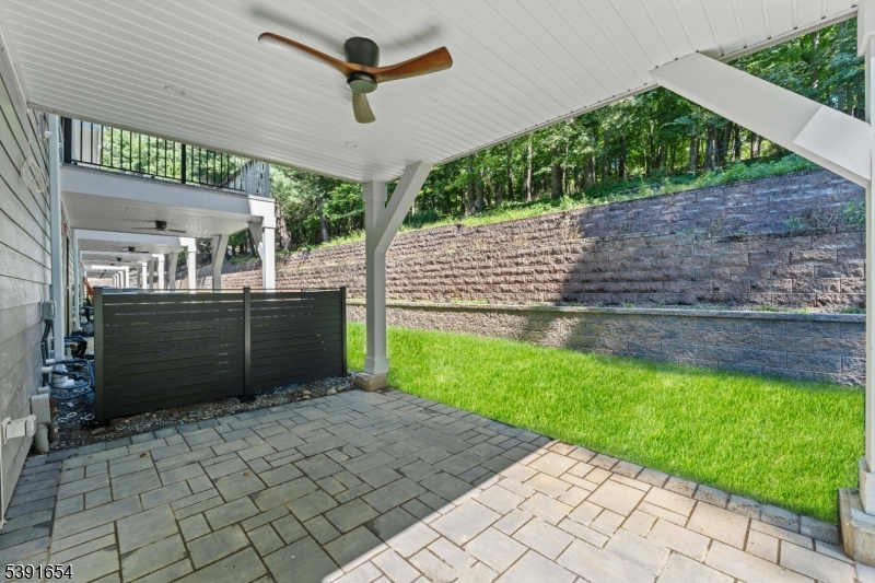 Lexington on Broadway - Residential