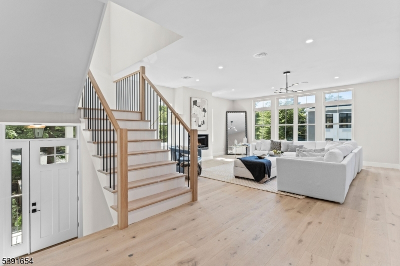 Lexington on Broadway - Residential