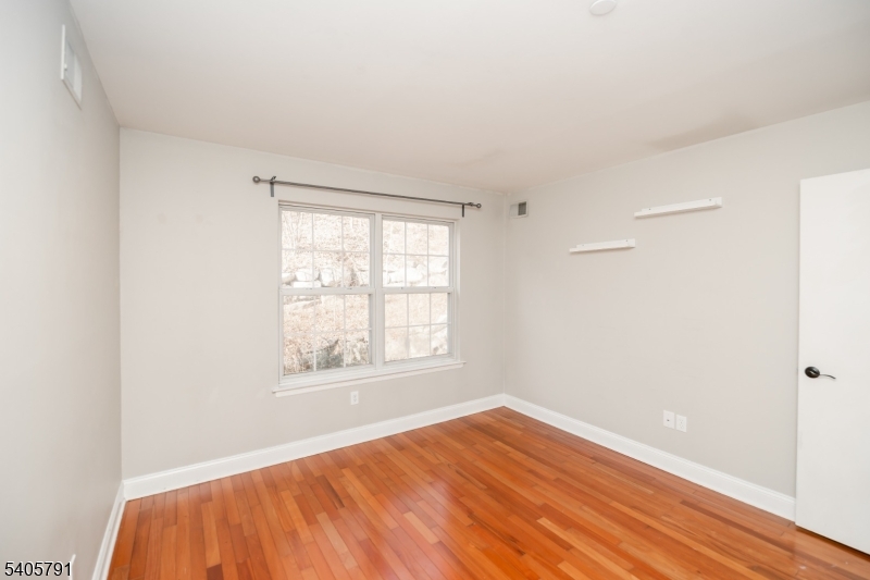 SEASONS GLEN - Residential Lease