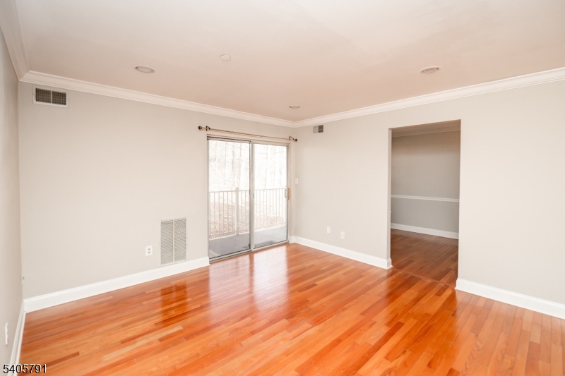 SEASONS GLEN - Residential Lease