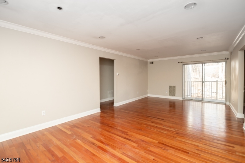 SEASONS GLEN - Residential Lease