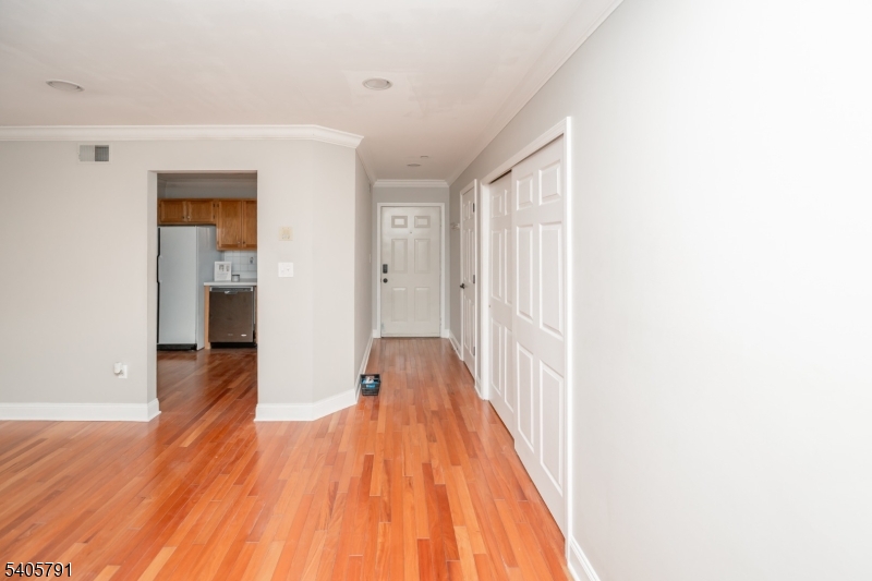 SEASONS GLEN - Residential Lease