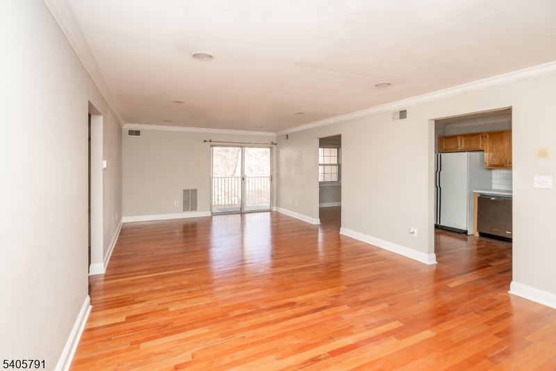 SEASONS GLEN - Residential Lease