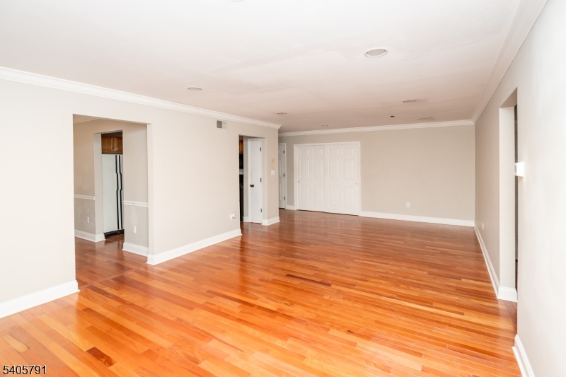 SEASONS GLEN - Residential Lease