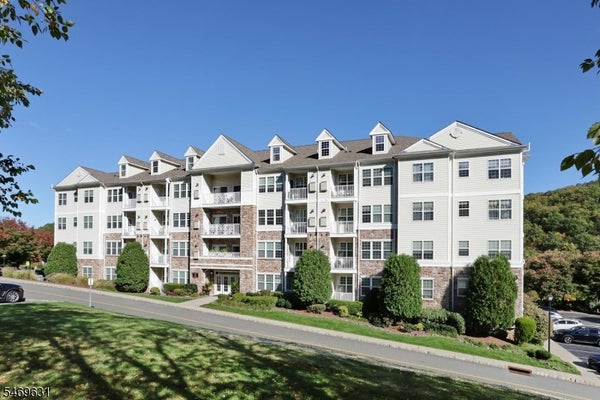 5219 SANCTUARY BLVD, RIVERDALE, NJ 07457 - Image 8dabaa5b22e2a9d68a097da9ff5311e6/3638653932