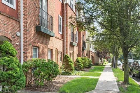 MLS: 3951346