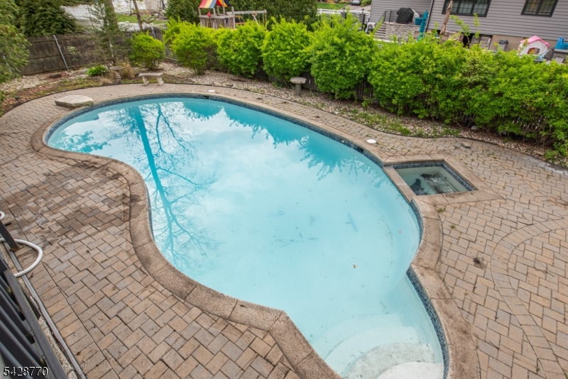 PACKANACK LAKE - Residential
