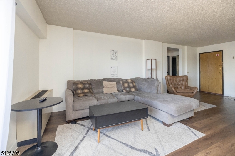 Linden Towers - Residential