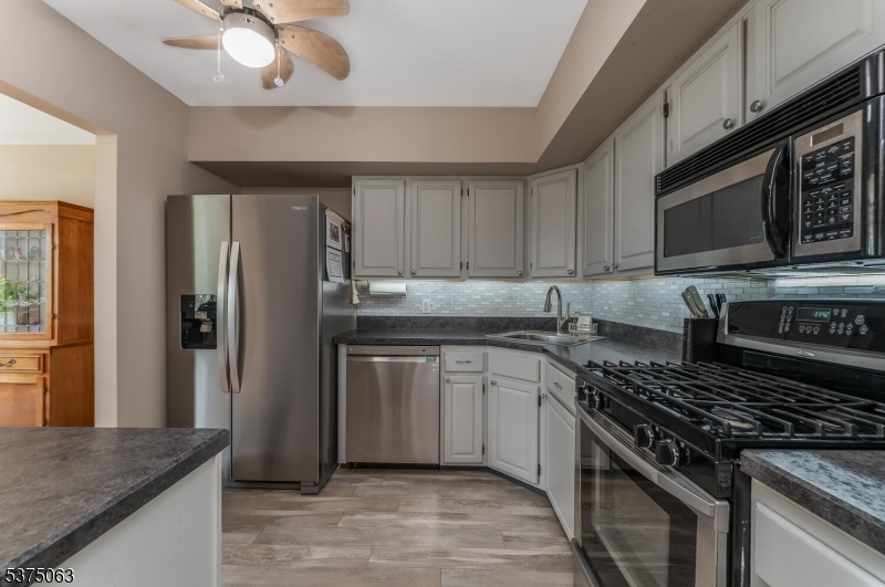 FAIRWAY GREENS - Residential